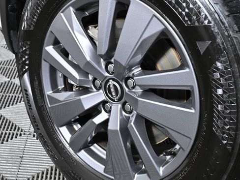 Used 2025 Nissan Pathfinder SV image 31