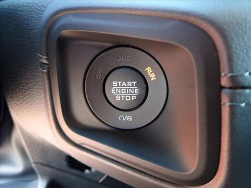 New 2025 Jeep Gladiator Sport image 22