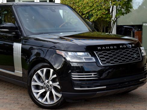 Used 2019 Land Rover Range Rover Autobiography image 4