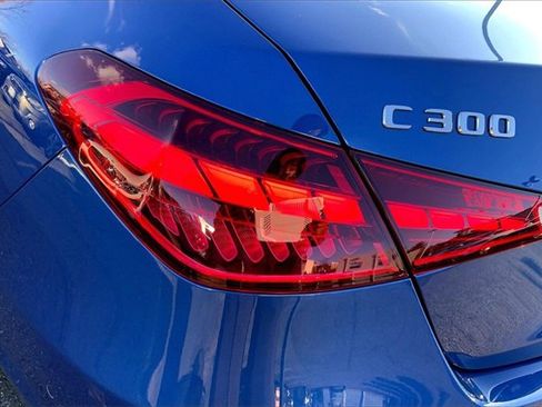 Used 2025 Mercedes-Benz C 300 4MATIC Sedan image 25