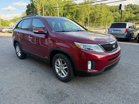 Used 2014 Kia Sorento LX AWD/4WD image 3