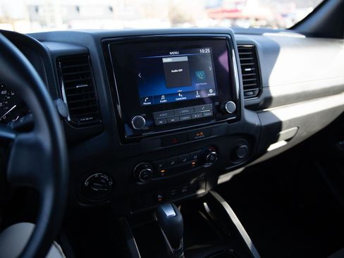 Used 2023 Nissan Frontier SV w/ Midnight Edition Package image 15