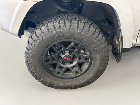 Used 2022 Toyota 4Runner TRD Off-Road Premium image 11