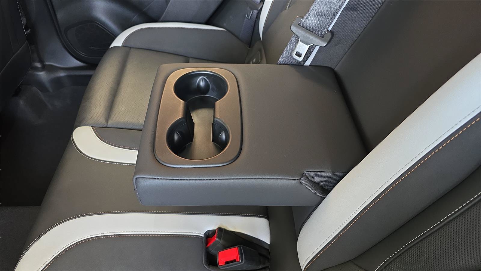 Used 2025 Buick Envision Sport Touring AWD/4WD image 19