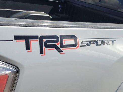 Used 2021 Toyota Tacoma TRD Sport w/ Technology Package image 5