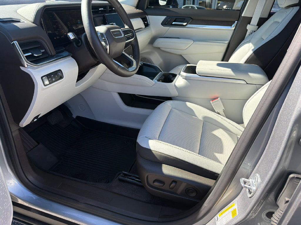 Used 2026 GMC Terrain Denali AWD/4WD image 9