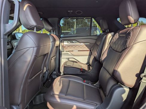 Used 2025 Ford Explorer Platinum w/ Ultimate Package image 16