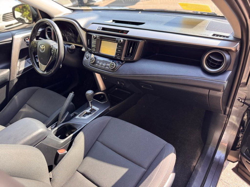 Used 2018 Toyota RAV4 XLE w/ Plus Extra Value Package AWD/4WD image 27