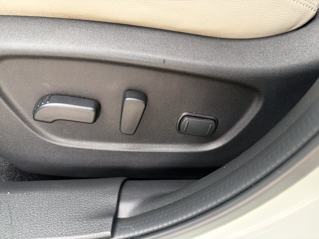 Used 2021 Nissan Rogue Sport SL FWD image 16