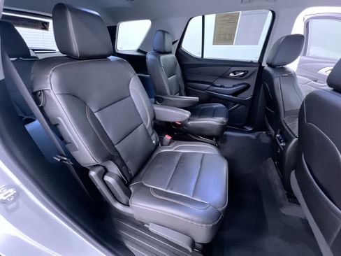 Used 2021 Chevrolet Traverse LT AWD/4WD image 38