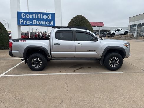 Used 2016 Toyota Tacoma TRD Off-Road image 6