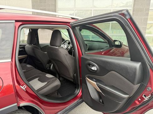 Used 2018 Jeep Cherokee Latitude image 21