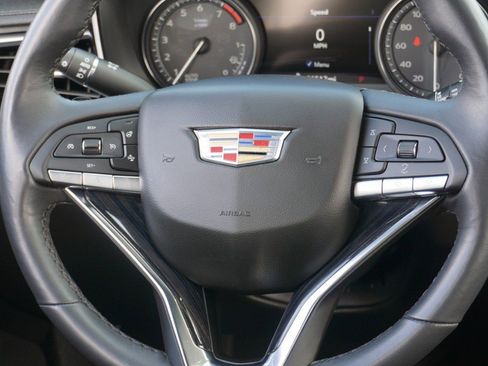 Used 2023 Cadillac XT6 Premium Luxury w/ Technology Package image 32