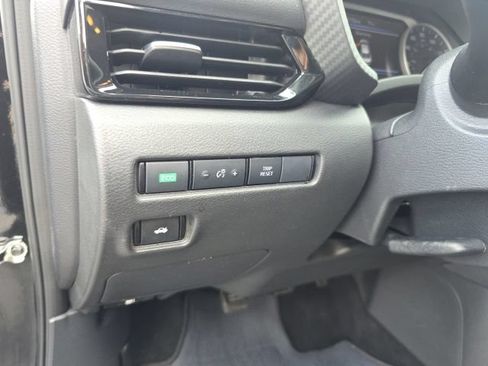 Used 2025 Nissan Sentra SV FWD image 15