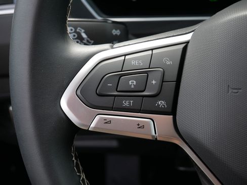 Certified 2022 Volkswagen Tiguan SE image 27