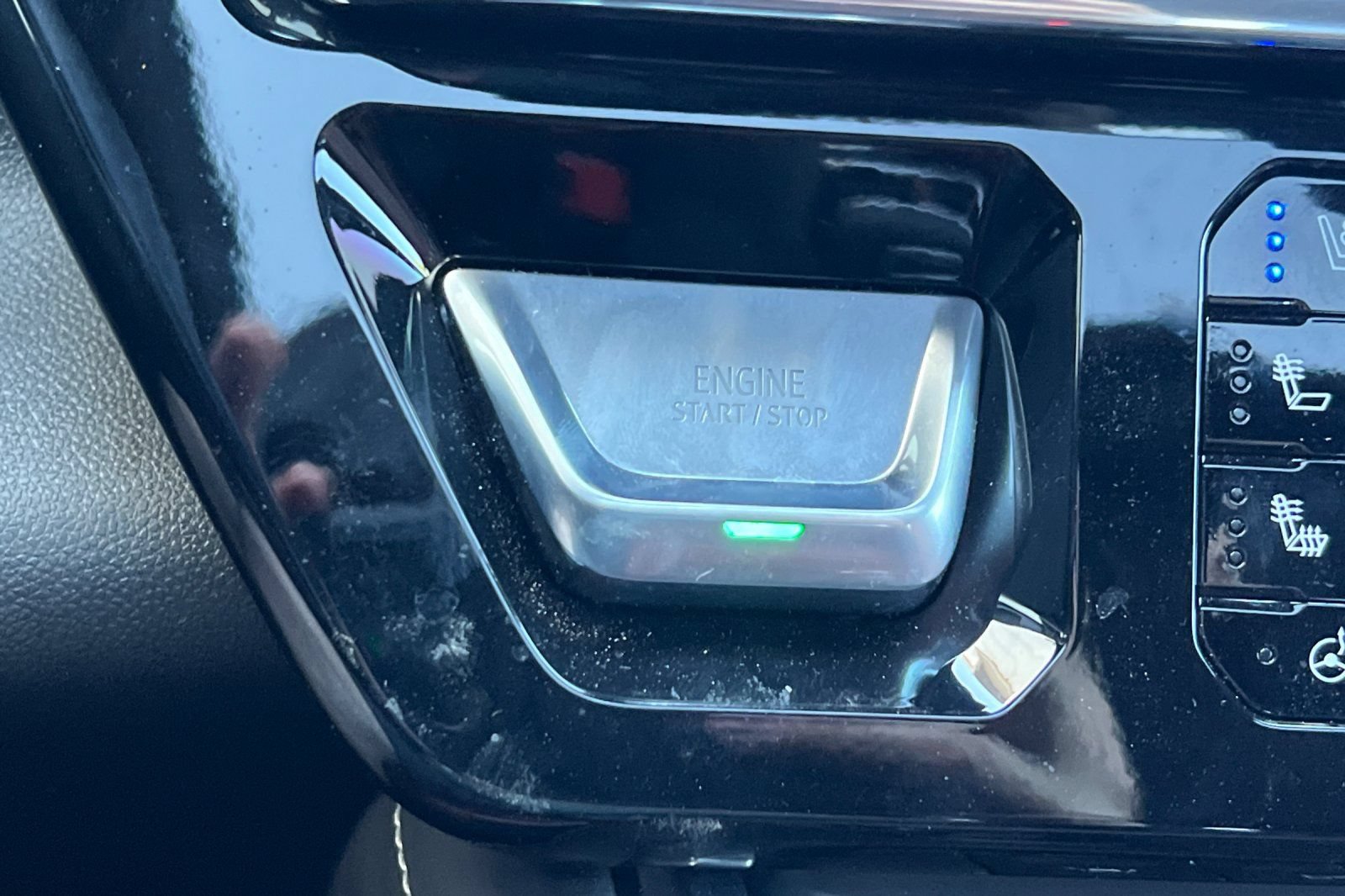 Certified 2025 GMC Sierra 1500 Denali Ultimate AWD/4WD image 19