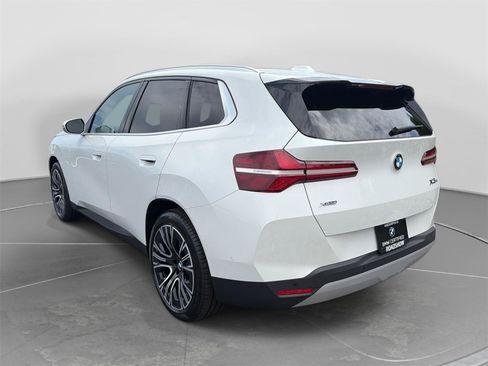 Certified 2025 BMW X3 xDrive30i w/ Premium Package AWD/4WD image 3