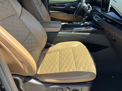 Used 2023 Cadillac Escalade ESV Premium Luxury AWD/4WD image 24