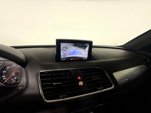 Used 2018 Audi Q3 2.0T Premium image 19