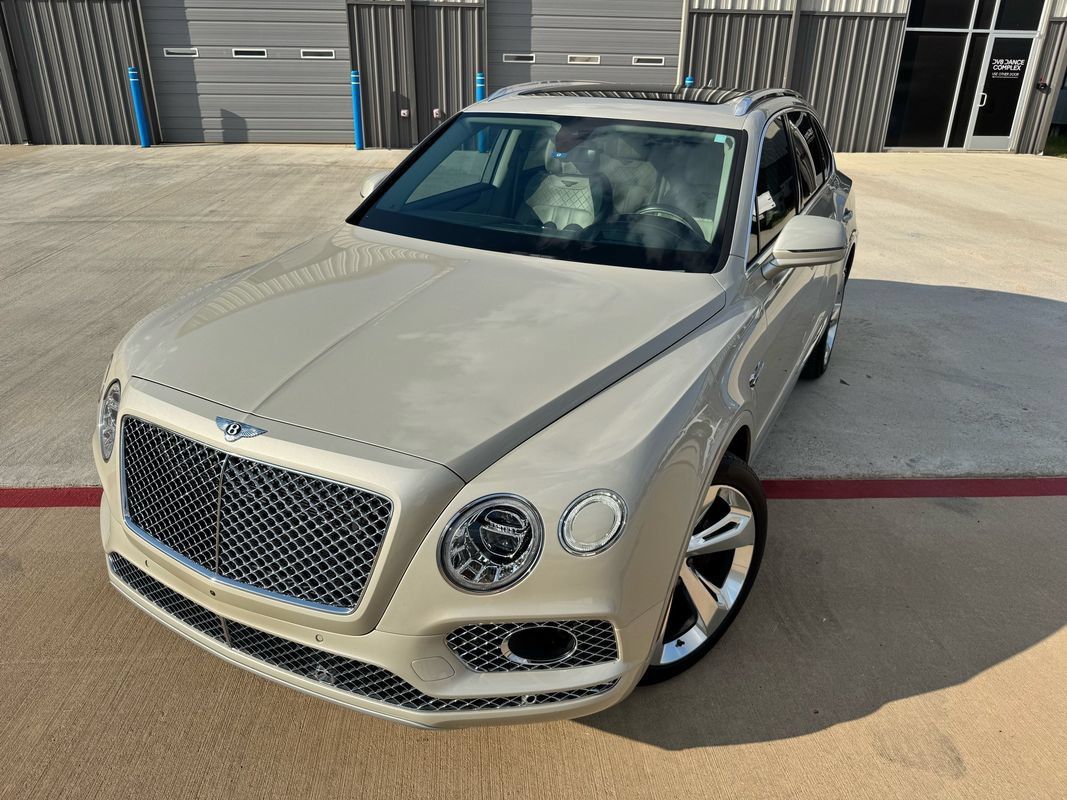 Used 2018 Bentley Bentayga AWD/4WD image 27