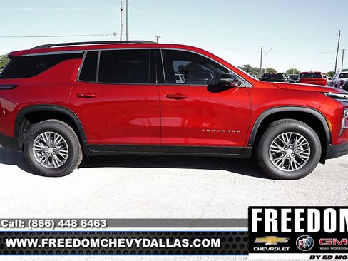 New 2026 Chevrolet Traverse LT w/ Driver Confidence Package image 8