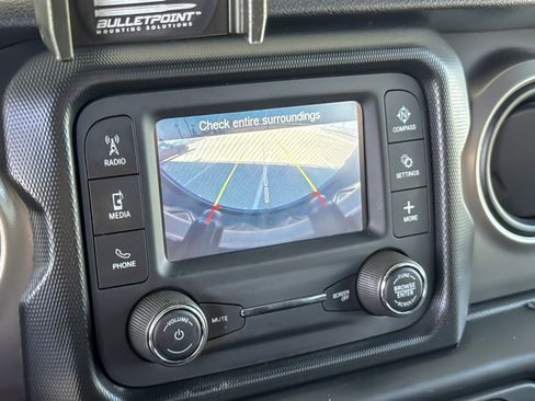 Used 2018 Jeep Wrangler Unlimited Sport S AWD/4WD image 18