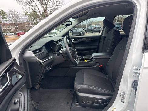 Used 2022 Jeep Grand Cherokee L Laredo w/ Luxury Tech Group I image 15