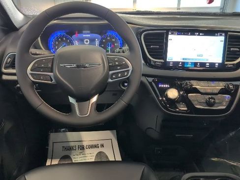 New 2026 Chrysler Voyager LX image 15