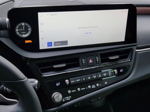 Used 2025 Lexus ES 350 w/ Premium Package image 9