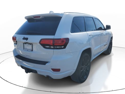 Used 2020 Jeep Grand Cherokee Altitude image 6