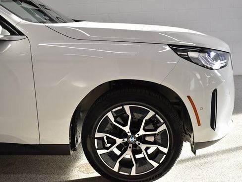 Used 2025 BMW X3 xDrive30i w/ Convenience Package image 13