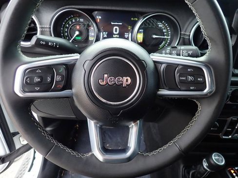 Used 2023 Jeep Wrangler Sahara image 12