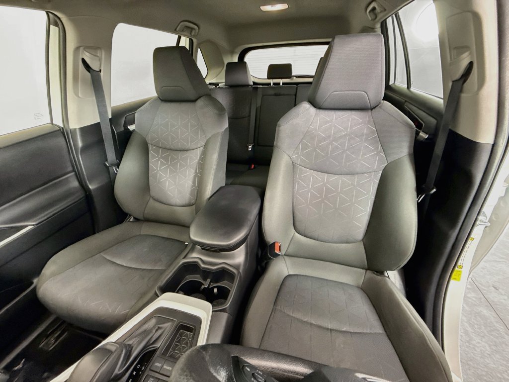 Used 2025 Toyota RAV4 XLE FWD image 11