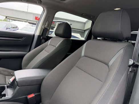 Used 2025 Honda CR-V EX image 8