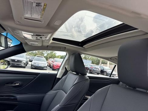 Used 2025 Lexus ES 350 w/ Premium Package FWD image 28