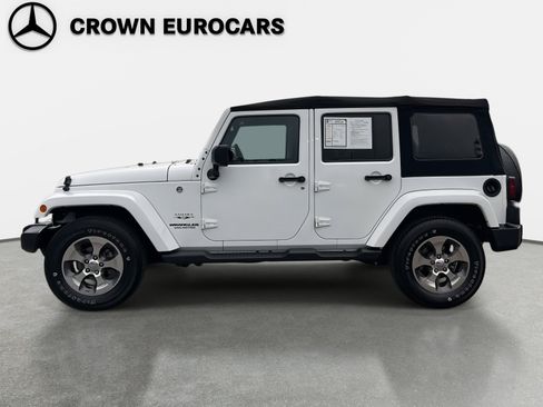 Used 2017 Jeep Wrangler Unlimited Sahara w/ Connectivity Group image 4
