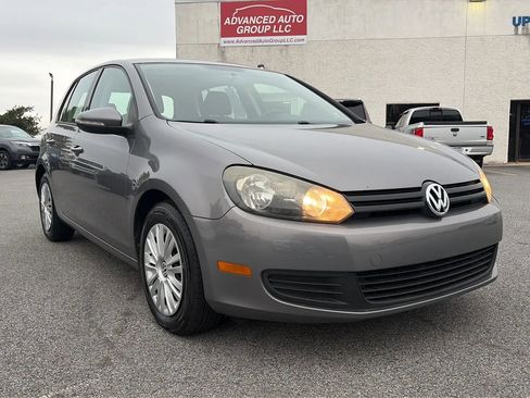Used 2010 Volkswagen Golf 4-Door image 1