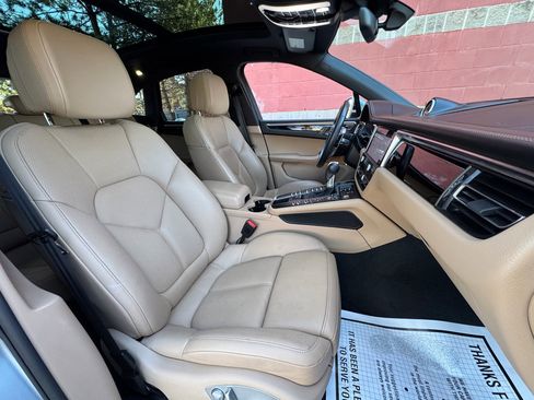 Used 2020 Porsche Macan image 15