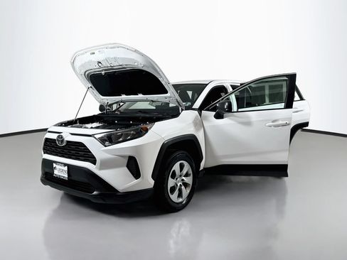 Used 2022 Toyota RAV4 LE AWD/4WD image 13