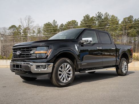 New 2026 Ford F150 XLT w/ Equipment Group 302A MID image 3