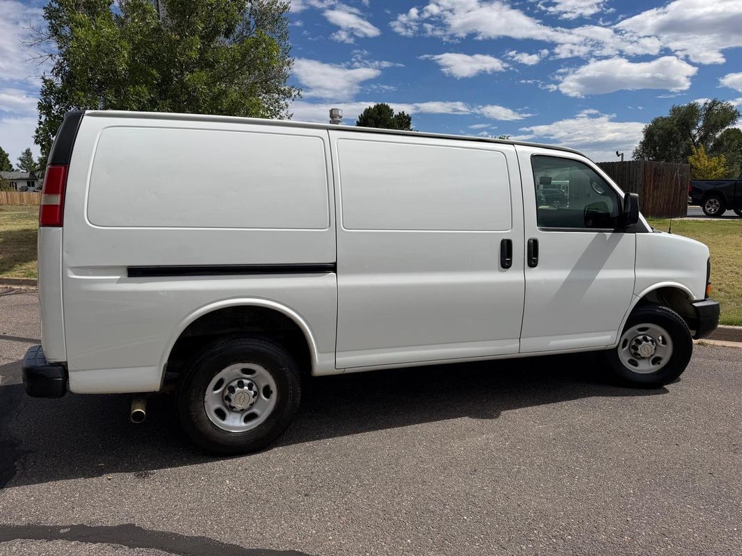 Used 2012 Chevrolet Express 3500 RWD image 4