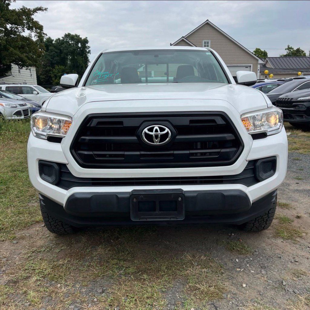 Used 2017 Toyota Tacoma SR RWD image 8