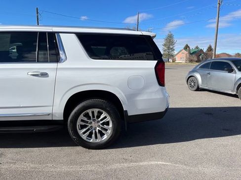 Used 2022 GMC Yukon XL SLT image 7