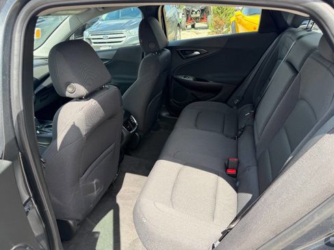 Used 2017 Chevrolet Malibu LT FWD image 11