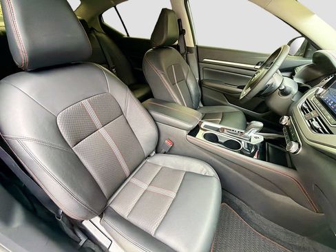 Used 2025 Nissan Altima 2.5 SR FWD image 25
