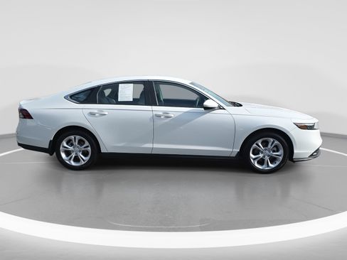 Certified 2025 Honda Accord LX image 4