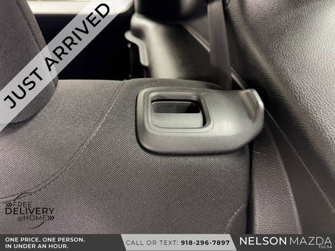Used 2019 Jeep Renegade Latitude AWD/4WD image 33
