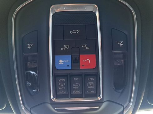 New 2025 Jeep Grand Cherokee Limited w/ Luxury Tech Group II image 26