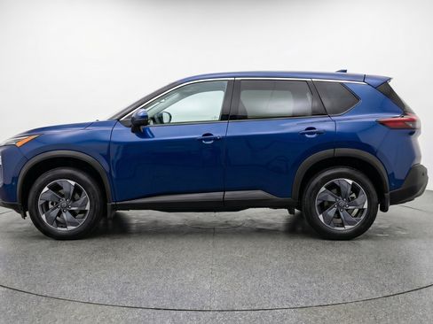 Used 2025 Nissan Rogue SV AWD/4WD image 5