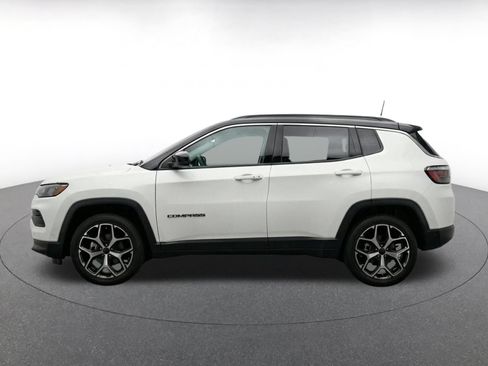Used 2025 Jeep Compass Limited AWD/4WD image 4
